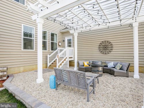 395 Lord Fairfax St, Charles Town WV 25414-2529 exterior