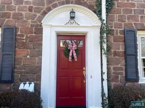 57 Clinton Ave, Ridgewood, NJ 07450-3602