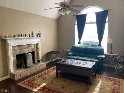 1288 Hampton Dr, Hampton, GA 30228-1987