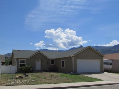 160 Yampa Ave, Parachute, CO 81635-6400