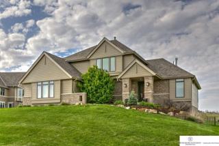 12376 Potter Cir, Omaha, NE 68142-1745