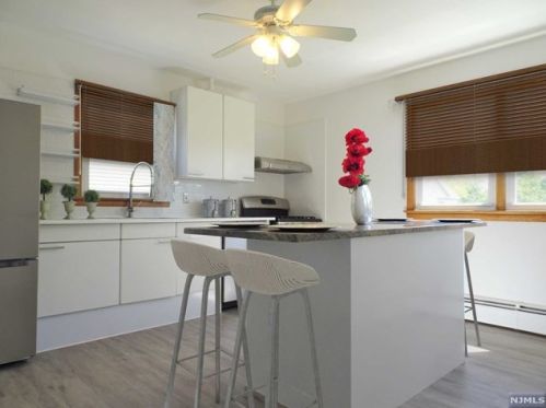 9 Parmelee Ave, Paterson NJ  07506-2910 exterior