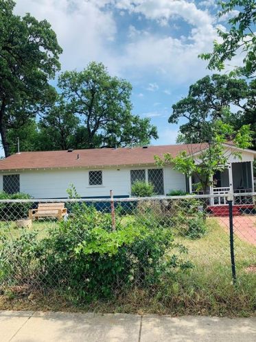 3204 Grayson St, Fort Worth TX  76119-2841 exterior