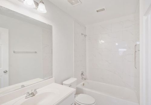 950 Grn Pond Dr, Garland TX 75040-1075 exterior