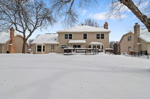 2464 Rio Grande Cir, Naperville, IL 60565-3364