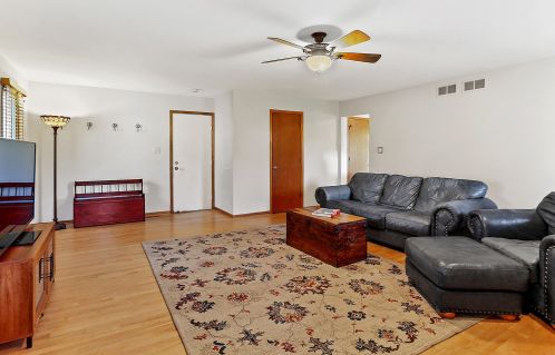 511 Wexford Dr, Lemont IL  60439-6158 exterior