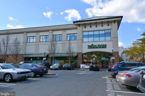 1221 Pinecrest Cir, Silver Spring MD 20910-1626 exterior