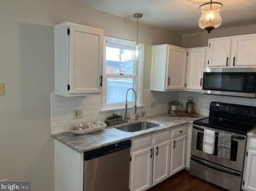 833 Marjory Ter, Lancaster PA  17603-5866 exterior