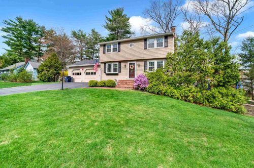 29 Woodland Dr, Nashua, NH 03063-2059