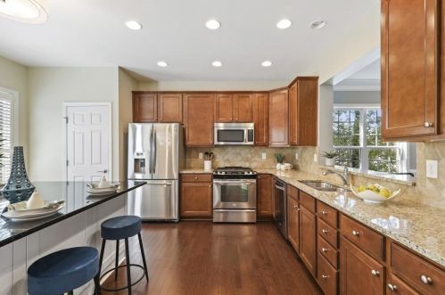 349 Ardmore Ct, Atlanta, GA 30309-1828