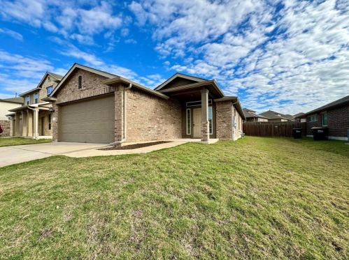416 Purple Martin Ave, Uhland TX  78640 exterior
