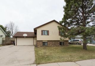 1602 36 1/2 Ave, Fargo, ND 58104-6102