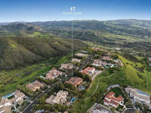 47 Echo Gln, Irvine CA  92603-0421 exterior