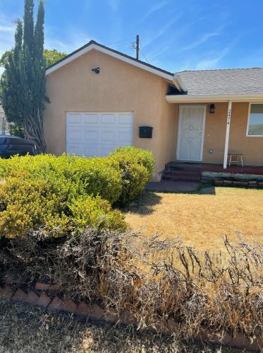 2474 Oak St, Stockton, CA 95205-4633