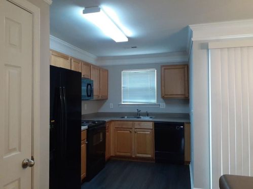 787 Crestwell Cir, Atlanta GA  30331-8622 exterior