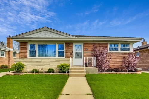 7036 Madison St, Niles, IL 60714-2660