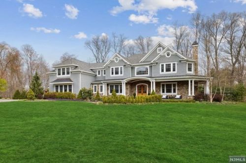 3 Bridle Way, Upper Saddle River, NJ 07458-2603