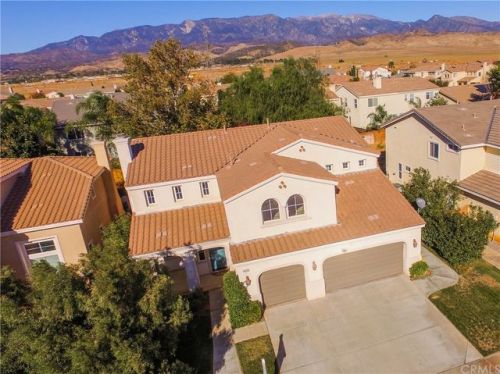 1472 Midnight Sun Dr, Beaumont, CA 92223-3303