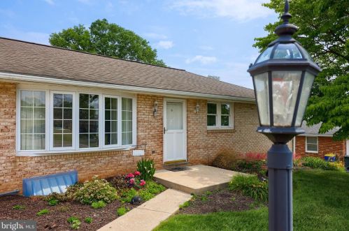 3059 Imperial Dr, York, PA 17315-3837