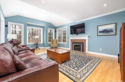 61 Green Ln, Wapping, CT 06074-1264