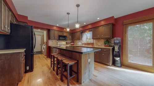 7 Wescott Ct, Lemont IL  60440-9000 exterior