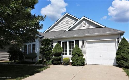 27 Avon Dr, Jackson Twp, NJ 08527-0039