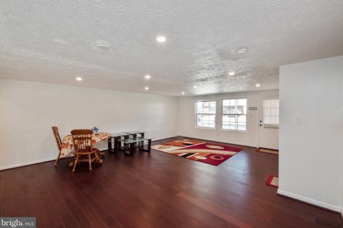 6225 Wilmington Dr, Springfield VA  22015-3828 exterior