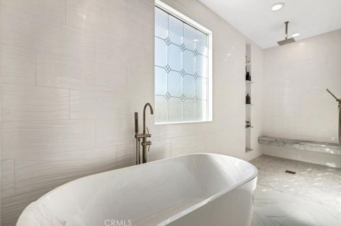 19445 Mi Casa Ct, Riverside CA  92508-6827 exterior