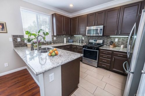 7651 Duxbury Pl, Rancho Cucamonga, CA 91730-8208