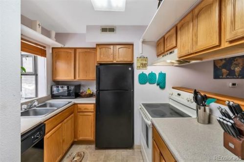 343 Lehow Ave, Englewood CO  80110-8507 exterior