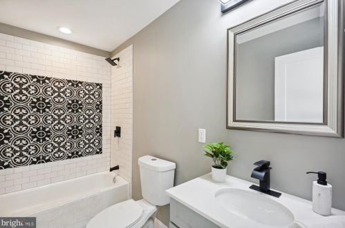 6615 Gude Ave, Silver Spring MD 20912-4827 exterior