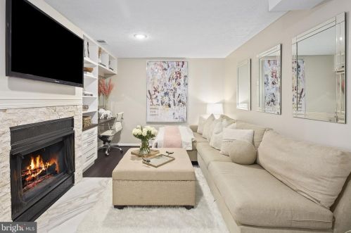 7391 Stream Way, Springfield VA  22152-3639 exterior