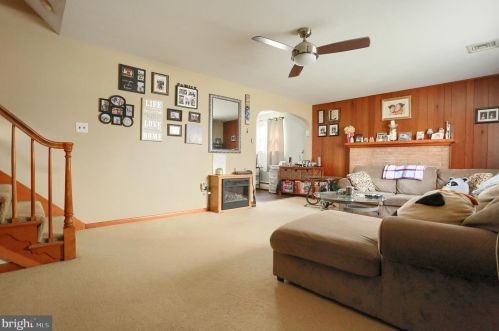 3825 Bonnymead Cir, Harrisburg, PA 17111-2027