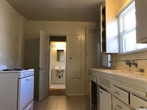 440 Stocker St, Glendale CA  91202-2331 exterior