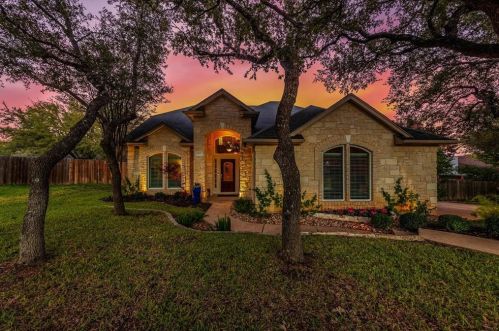 8901 Beatty Ct, Austin, TX 78749-4187
