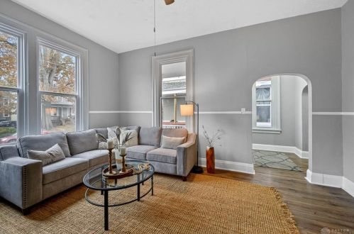 3207 Hackberry St, Cincinnati OH  45207-1820 exterior