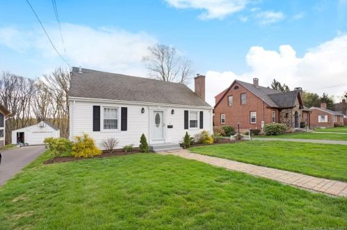 48 Schuyler Ave, Middletown, CT 06457-4329