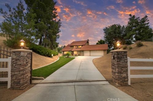 17197 Seven Springs Way, Riverside, CA 92504-9426