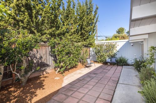 271 Creekside Dr, Palo Alto, CA 94306-4507