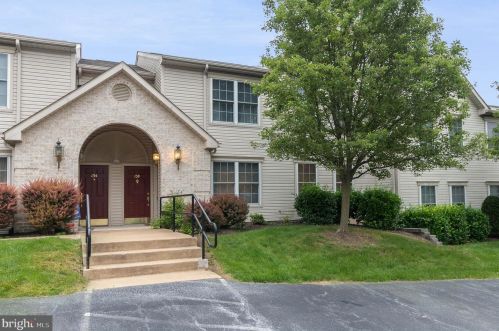 136 Hiddenwood Dr, Harrisburg, PA 17110-3919