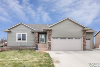 445 Ivy Rd, Tea, SD 57064-2332