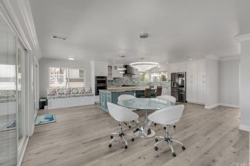 450 25 St, Upland CA 91784-8338 exterior