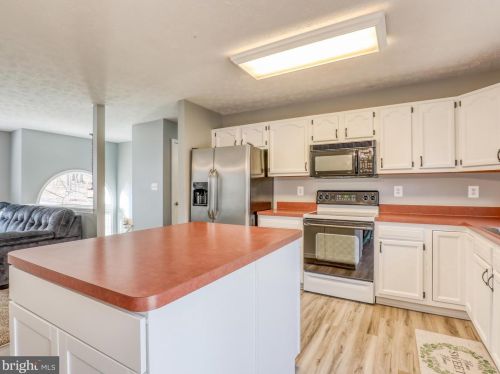 653 Warden Circle Rd, Wardensville WV  26851-8354 exterior