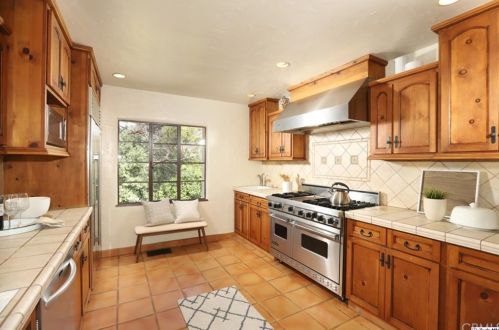 3113 Sparr Blvd, Glendale CA  91208-1829 exterior