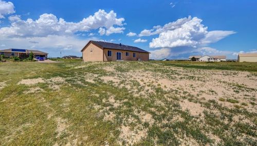 1518 Ithaca Dr, Pueblo CO  81007-2348 exterior