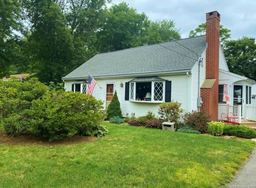 6 Maple St, East Hampton, CT 06424-1108