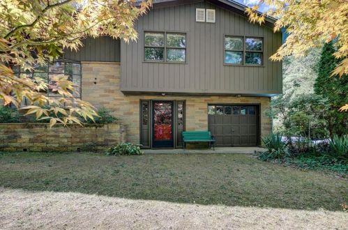 920 Knotty Oak Rd, Coventry, RI 02816-7969
