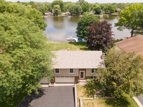 3310 Highland Dr, Island Lake, IL 60042-9534