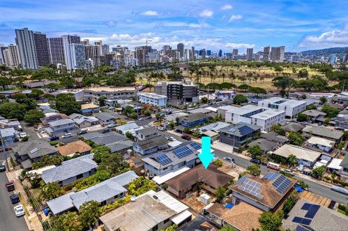 3121 Catherine St, Honolulu HI  96815-4147 exterior