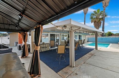 10331 Palmento Dr, Riverside CA  92505-1550 exterior